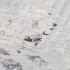 Speaks Traditional Textured Luxe Rug